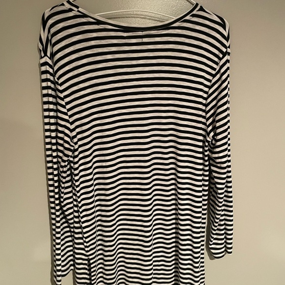 Old navy dress size medium ladies stripe black and white - Picture 5 of 5